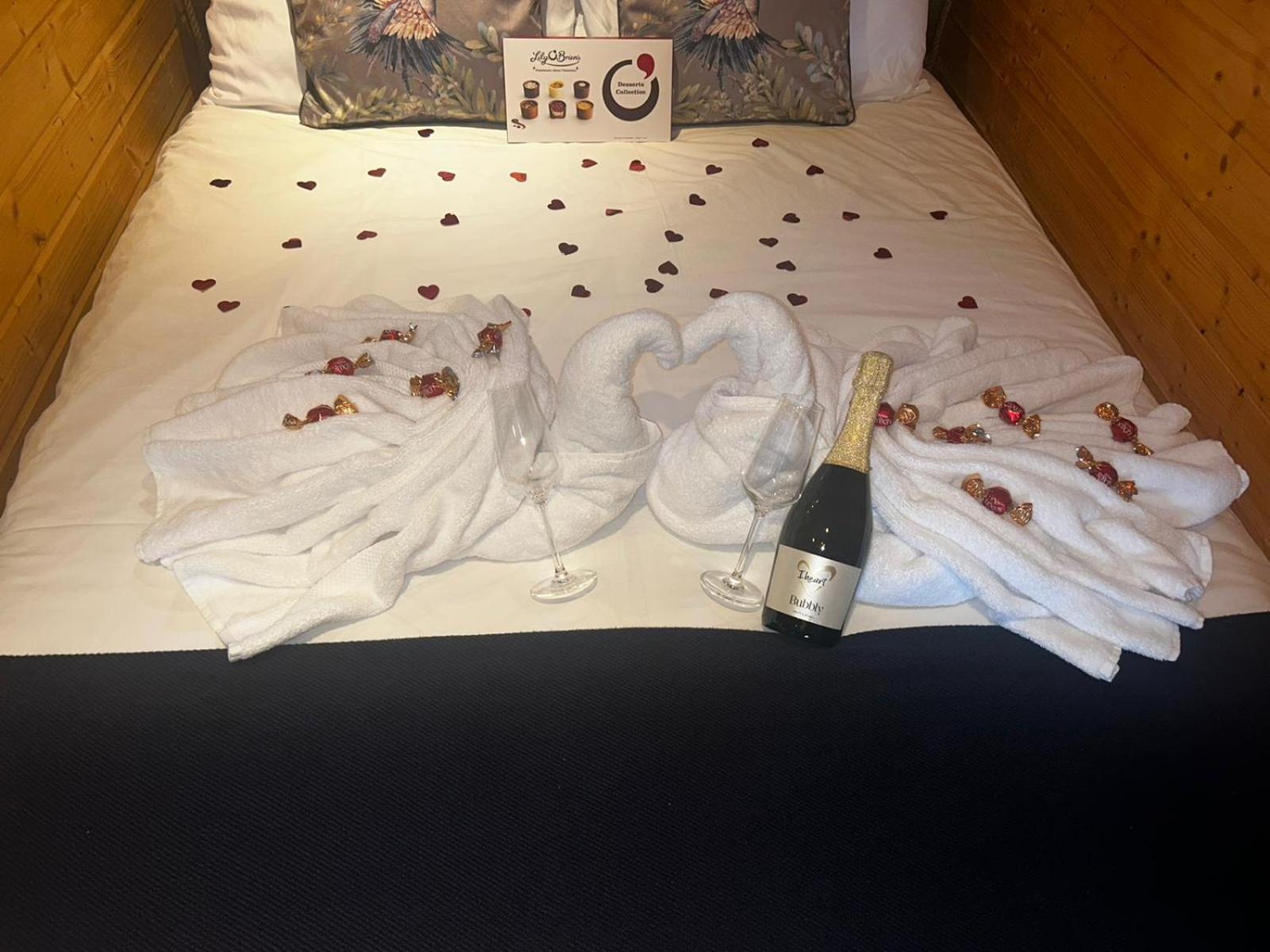 Crabmill Glamping Bewdley Hotel Екстериор снимка