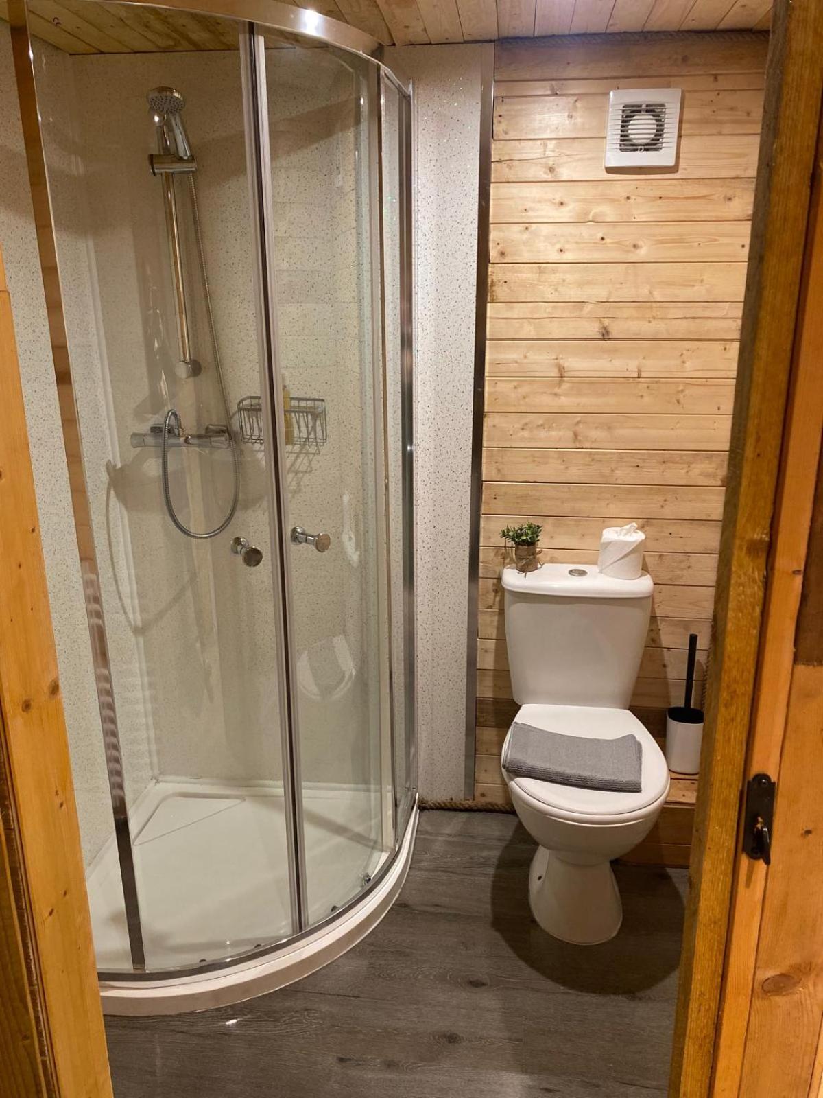 Crabmill Glamping Bewdley Hotel Екстериор снимка